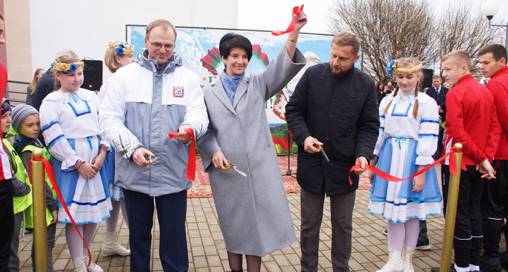 В агрогородке Мичуринская состоялось торжественное открытие площадки для мини-футбола 